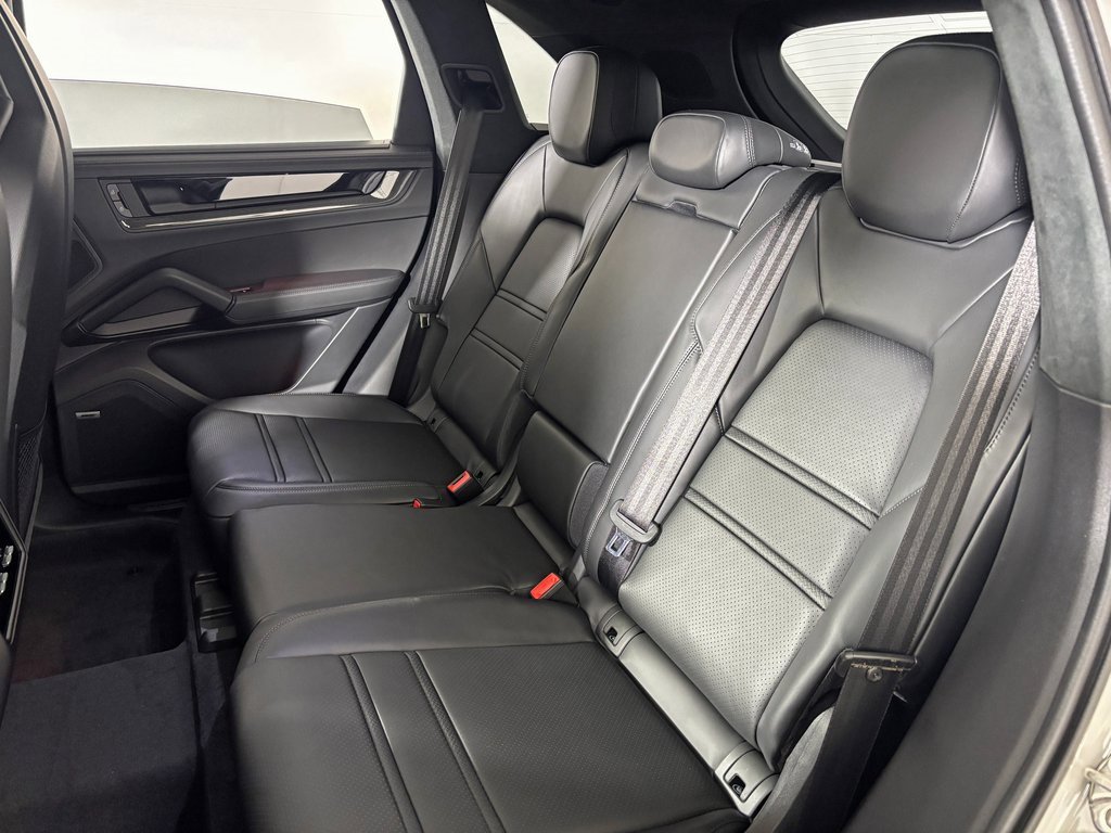 New 2026 Porsche Cayenne GTS image 36