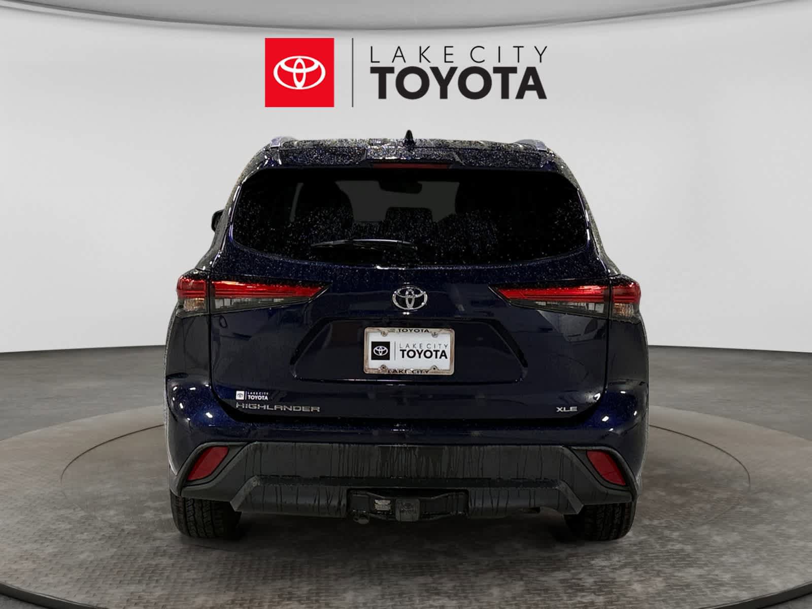 Used 2022 Toyota Highlander XLE FWD image 7