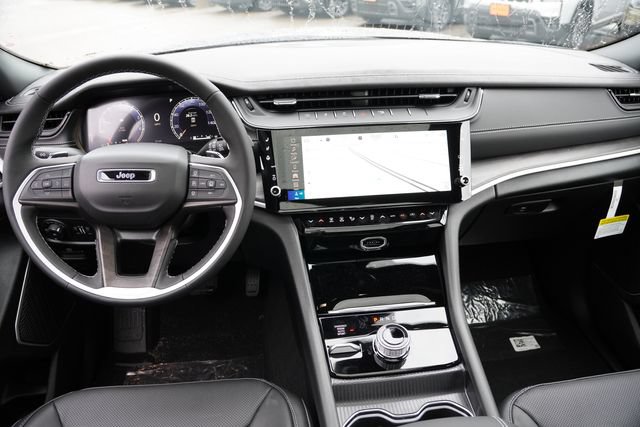 New 2026 Jeep Grand Cherokee Limited AWD/4WD image 14
