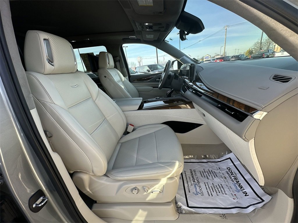 Used 2024 Cadillac Escalade Premium Luxury Platinum w/ Heavy-Duty Trailer Package image 26