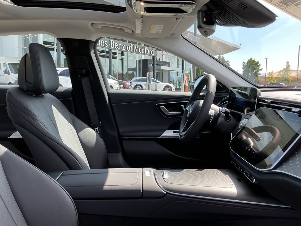 New 2027 Mercedes-Benz E 350 4MATIC Sedan image 18
