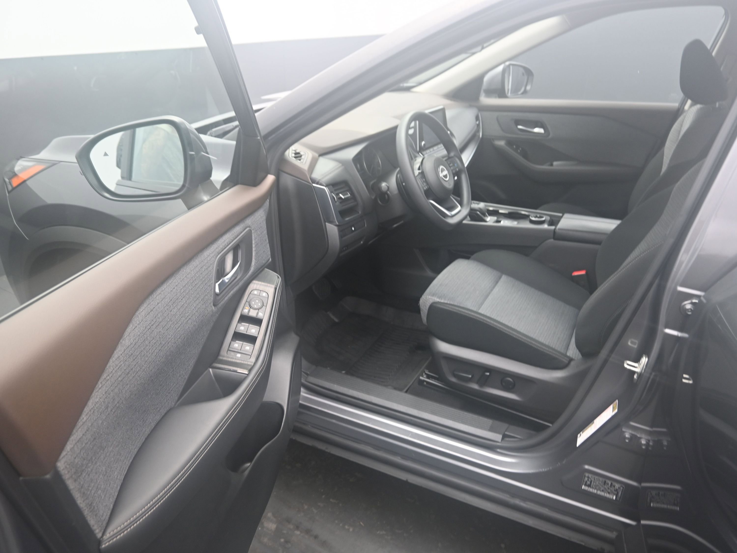 Certified 2023 Nissan Rogue SV image 10