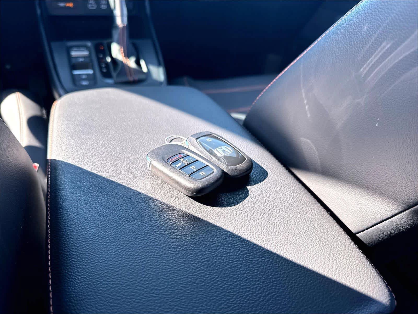 Used 2025 Honda CR-V Sport Touring image 15