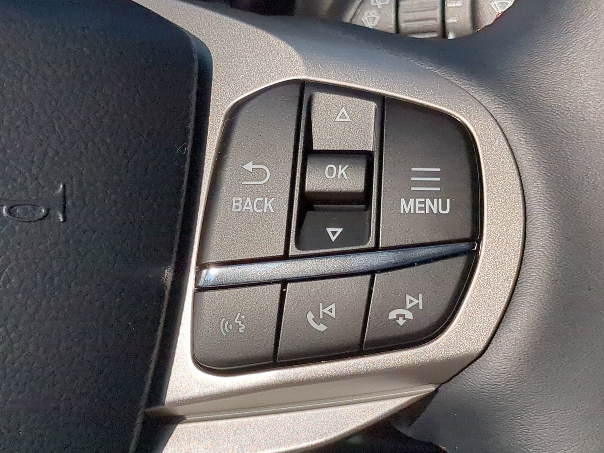 New 2026 Ford Explorer Active RWD image 64