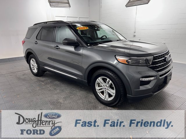 Used 2023 Ford Explorer XLT w/ Equipment Group 202A image 3