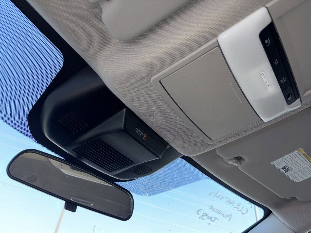 Used 2023 Nissan Rogue S image 23