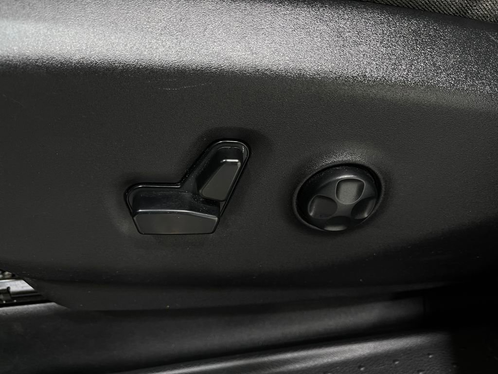 Used 2020 Chrysler Pacifica Touring-L w/ Advanced Safetytec Group image 18