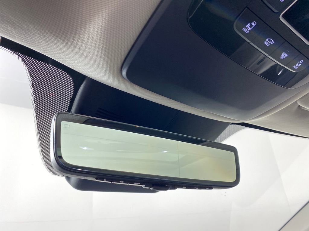 Used 2025 Kia Carnival SX Prestige image 26