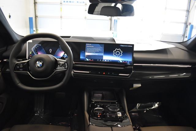 New 2026 BMW 530i xDrive w/ Premium Package image 5