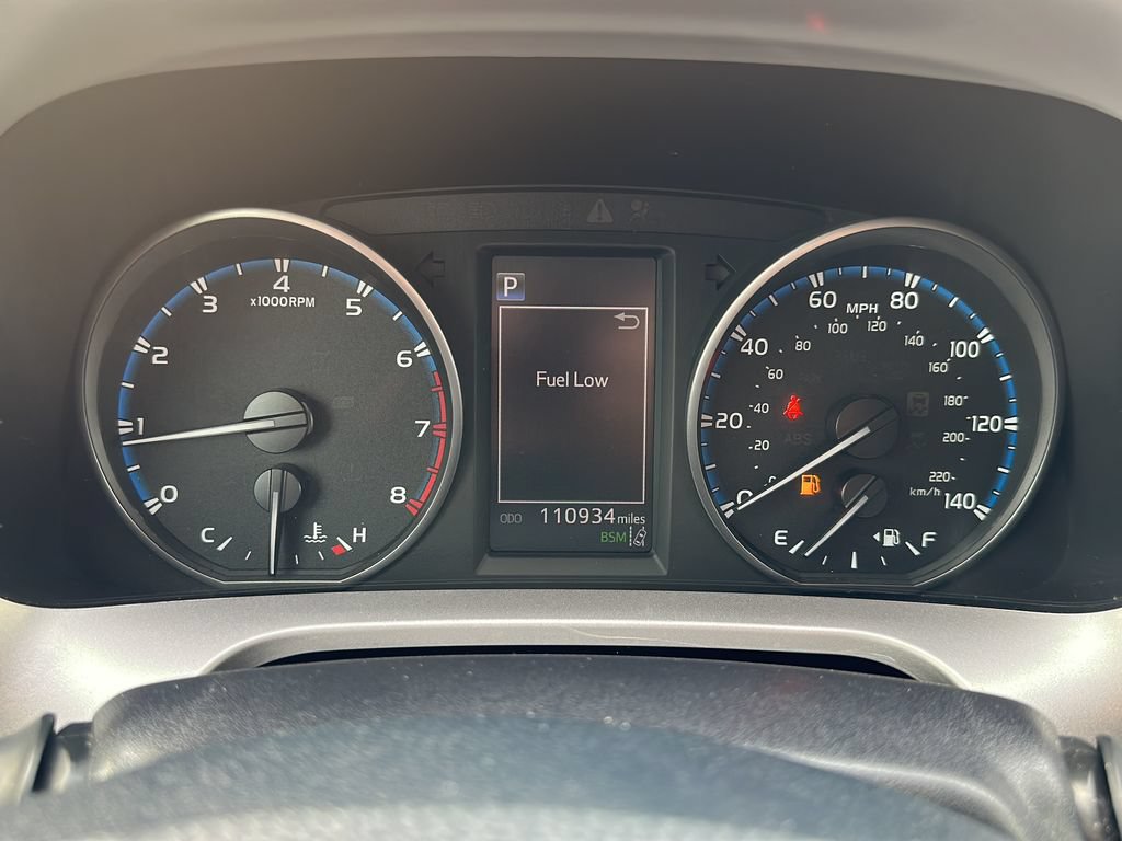 Used 2017 Toyota RAV4 XLE FWD image 19