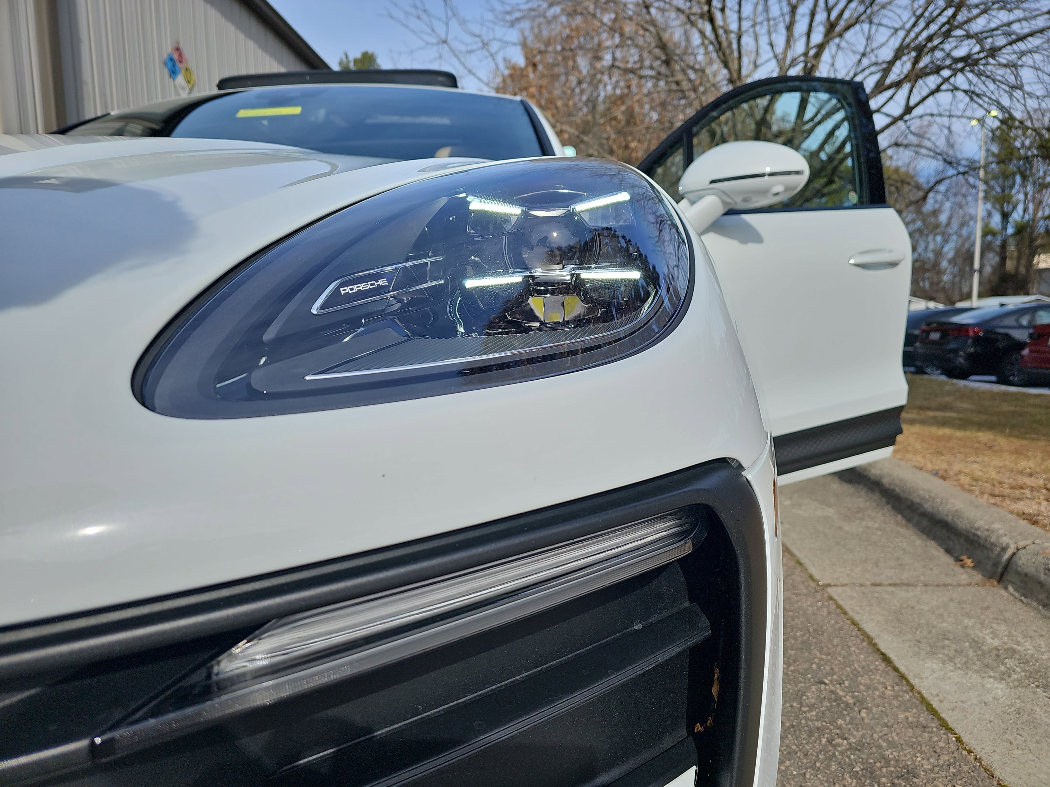 Used 2024 Porsche Macan image 33