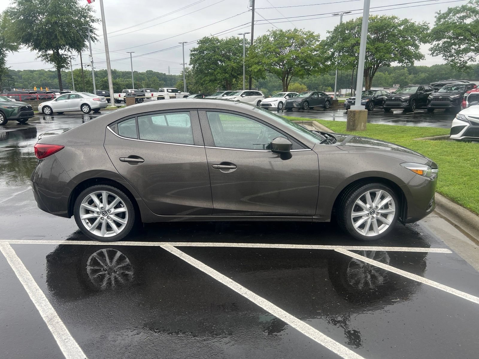 Used 2017 MAZDA MAZDA3 Grand Touring w/ Premium Equipment Package FWD image 21
