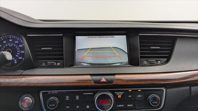 Used 2019 Kia Cadenza Premium image 29