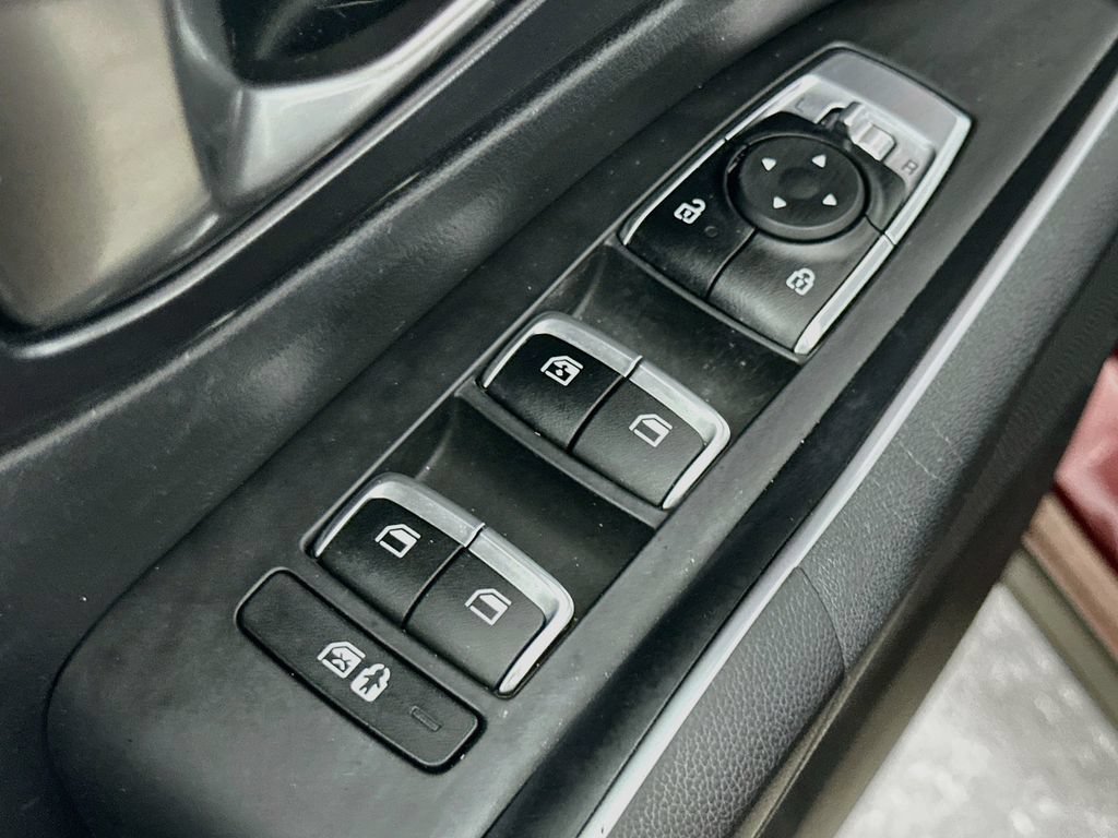 Used 2024 Kia Sorento S FWD image 23