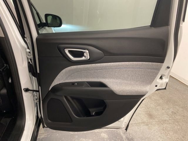 Used 2022 Jeep Compass Latitude w/ Convenience Group image 29