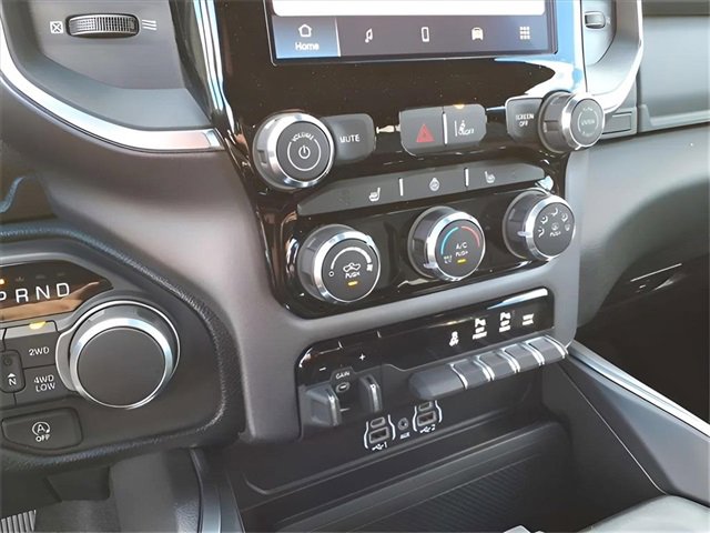 New 2026 RAM 1500 4x4 Crew Cab image 18