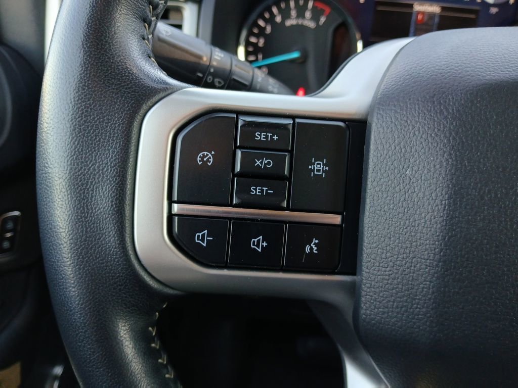 Used 2024 Ford Expedition XLT image 18