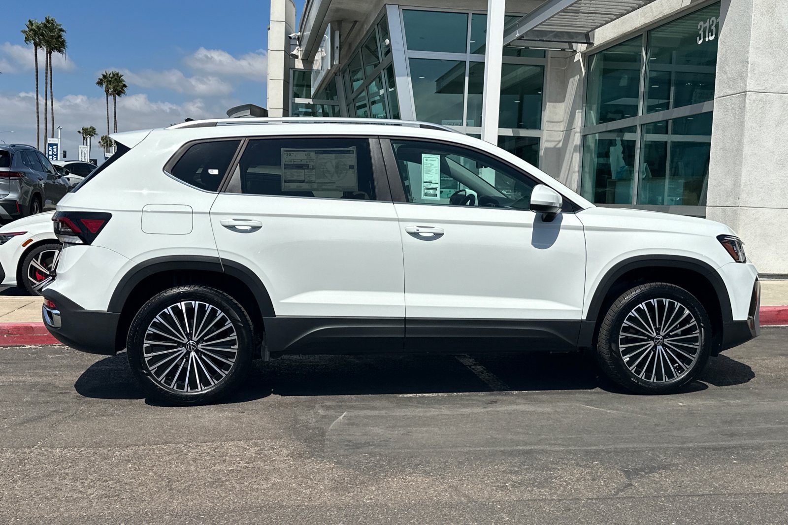 New 2027 Volkswagen Taos SE FWD image 4