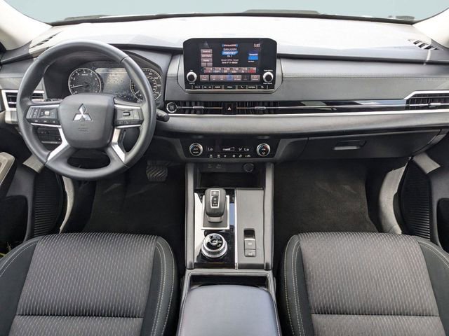 Used 2022 Mitsubishi Outlander ES FWD image 14