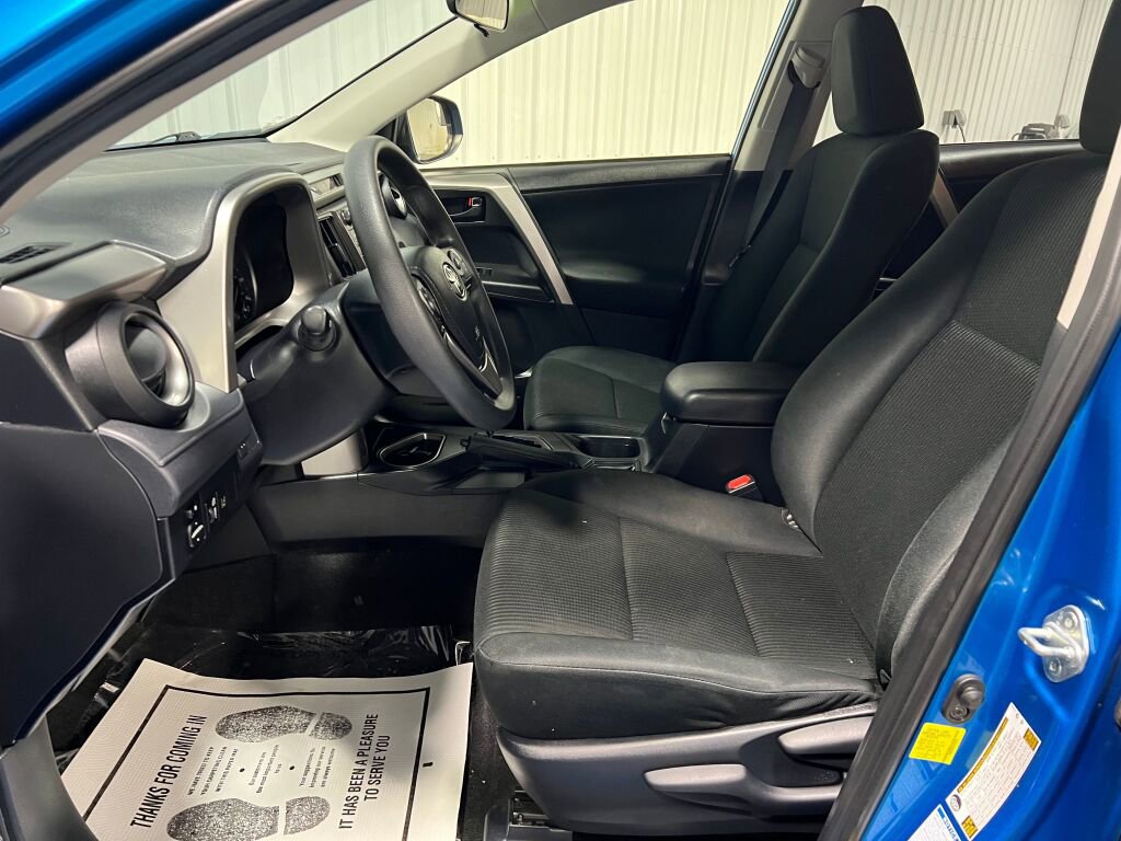 Used 2018 Toyota RAV4 LE w/ All Weather Liner Package image 5