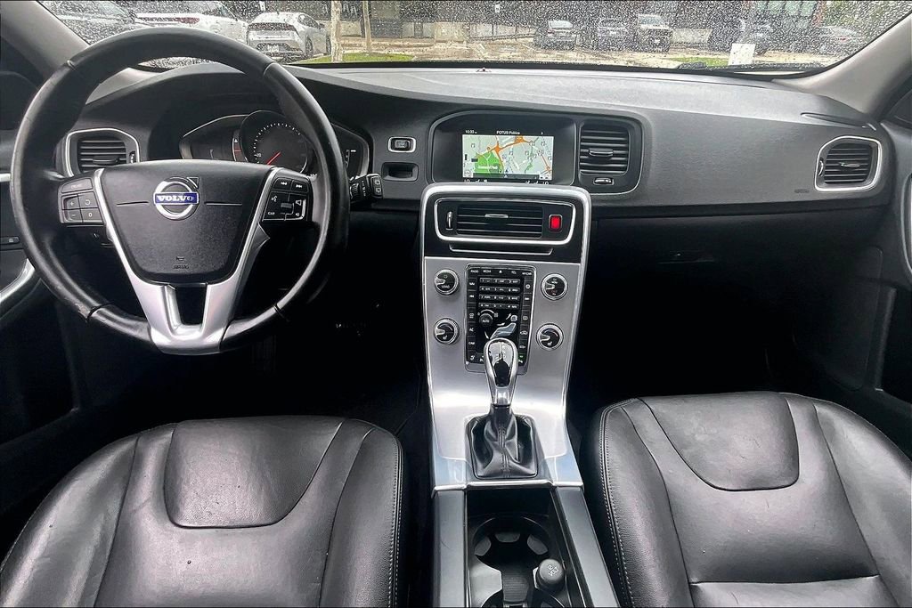 Used 2017 Volvo V60 T5 Premier w/ Convenience Package FWD image 20