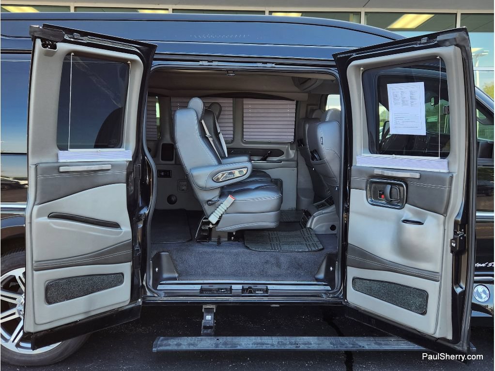 Used 2019 Chevrolet Express 2500 w/ Enhanced Convenience Package RWD image 14