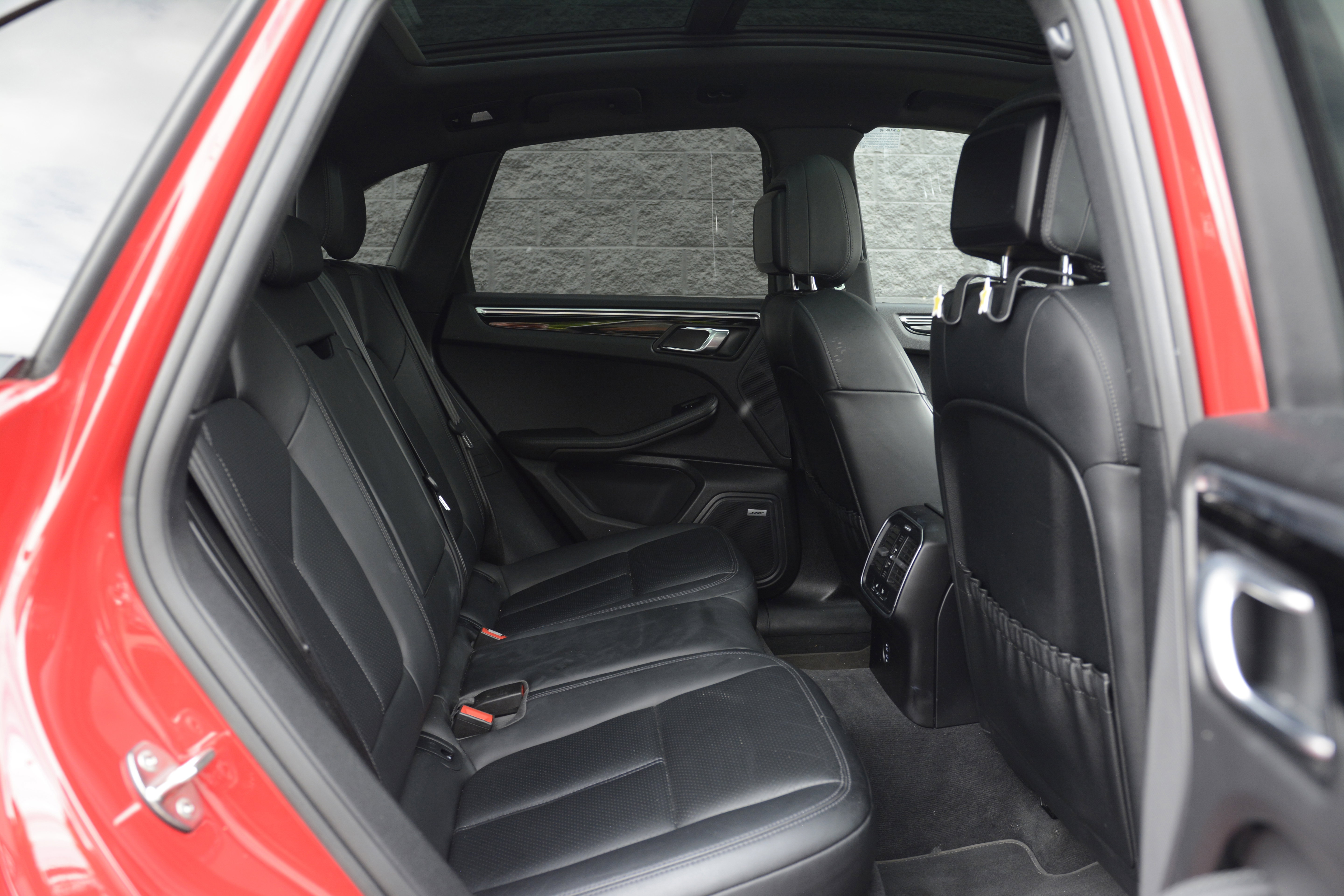 Certified 2020 Porsche Macan AWD/4WD image 35