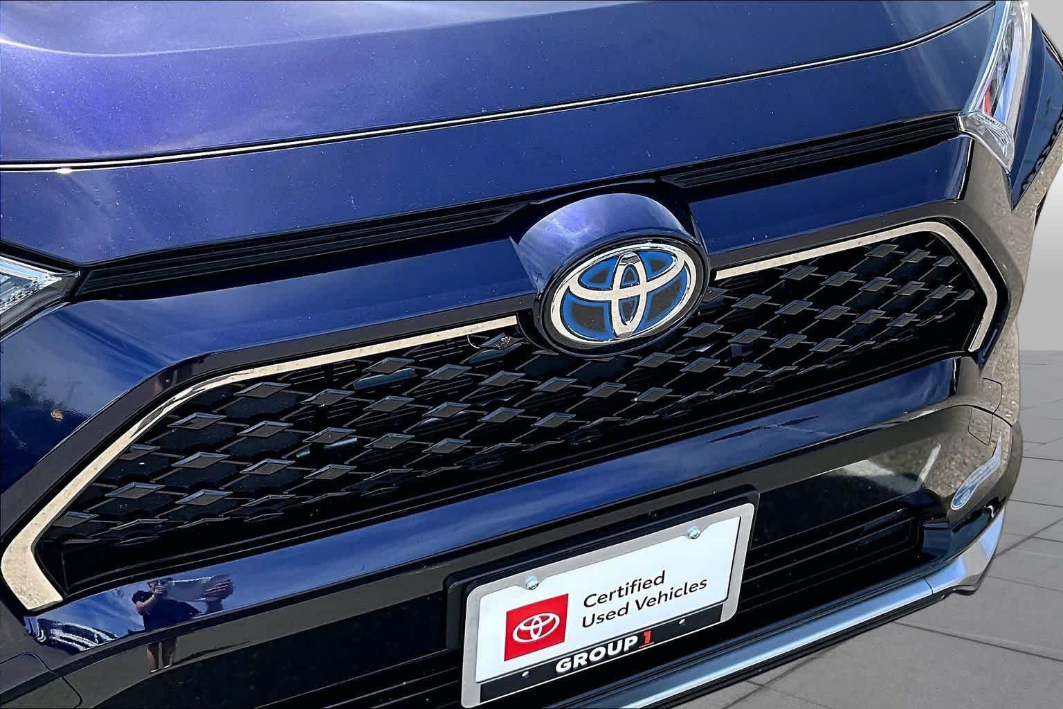 Certified 2021 Toyota RAV4 SE w/ Weather & Moonroof Package AWD/4WD image 29
