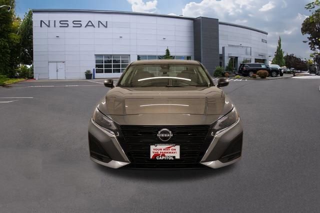 Used 2024 Nissan Altima 2.5 S FWD image 6