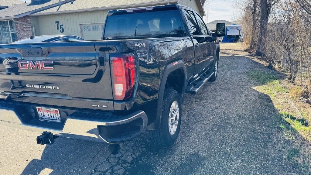 Used 2022 GMC Sierra 2500 SLE image 2
