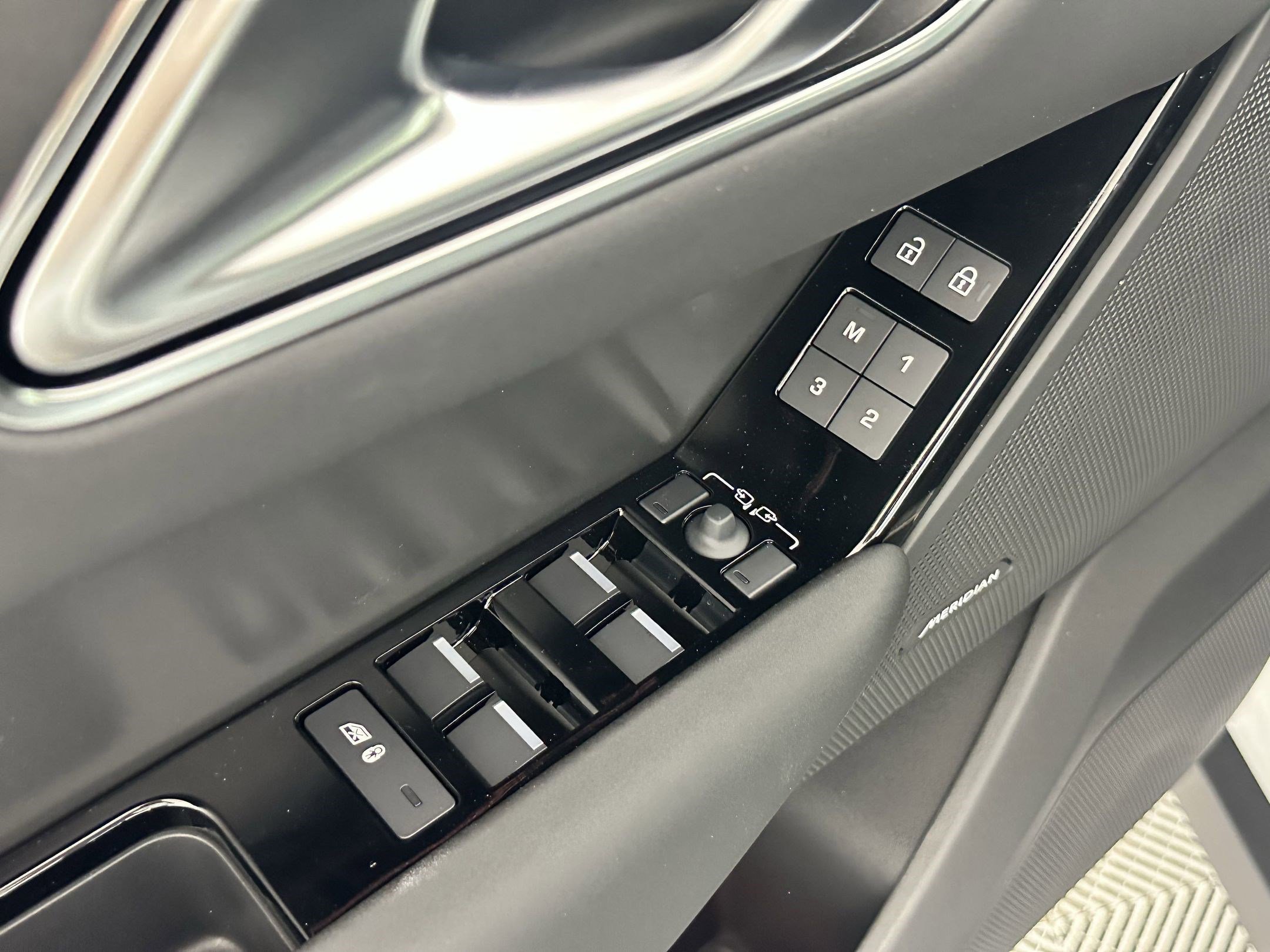 New 2026 Land Rover Range Rover Velar S image 20