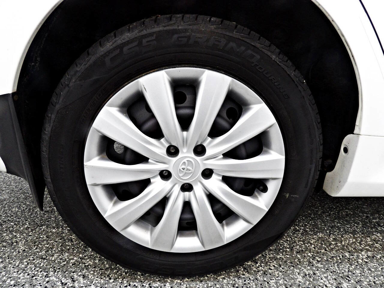Used 2013 Toyota Corolla LE Special Edition FWD image 19