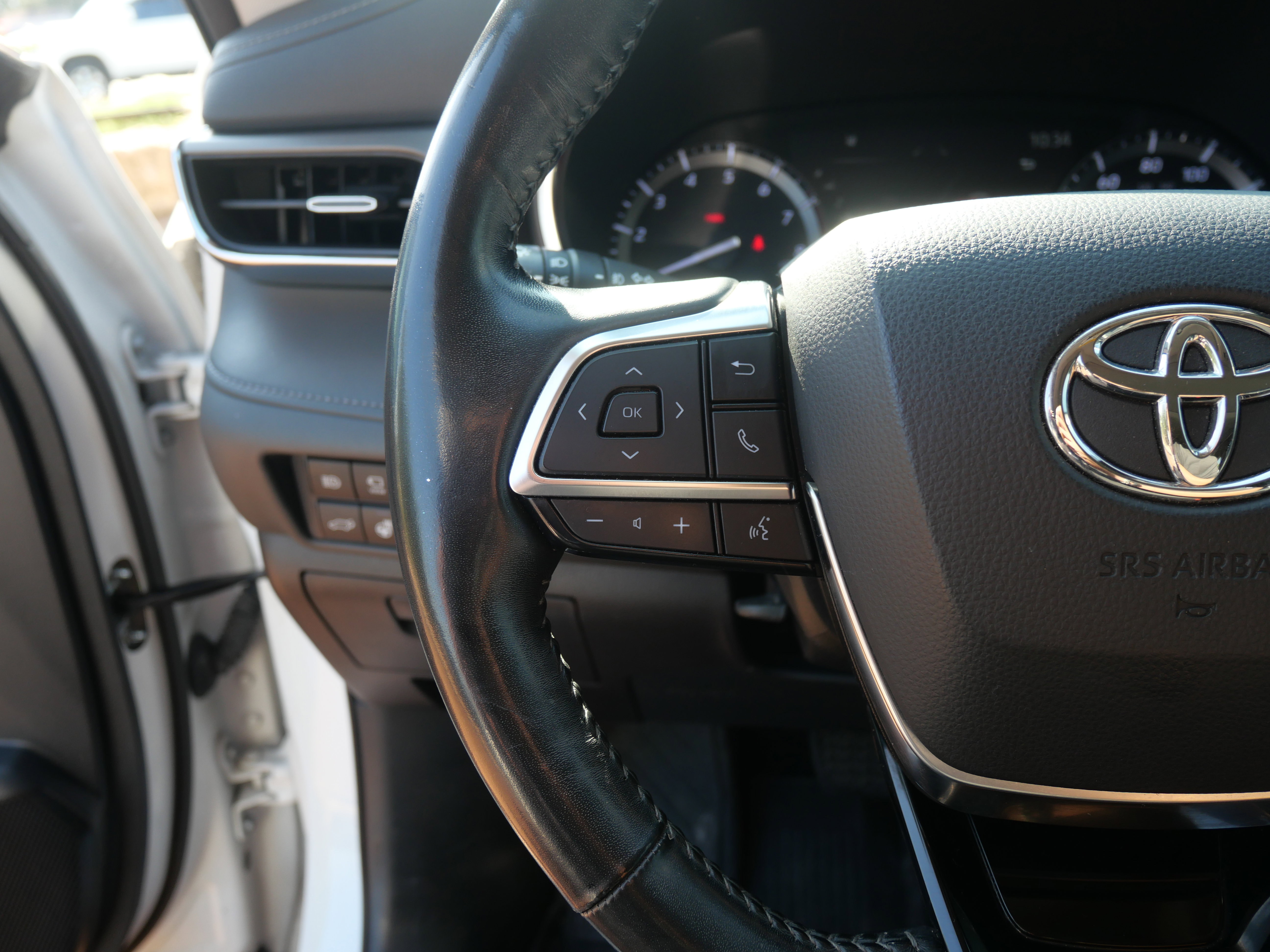 Used 2021 Toyota Highlander Limited image 26