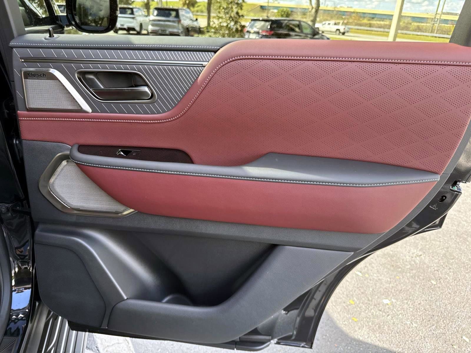 New 2026 INFINITI QX80 Autograph w/ Premium Cargo Package image 17