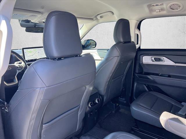 Used 2025 Ford Explorer Active w/ Active Comfort Package image 17