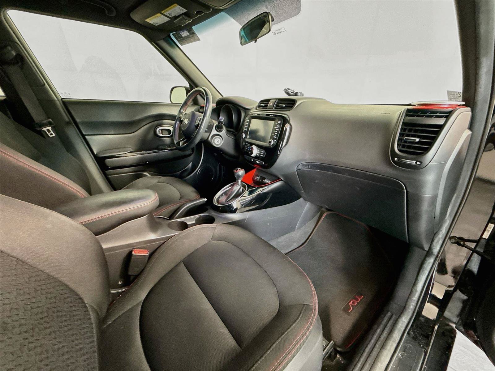 Used 2015 Kia Soul + FWD image 13