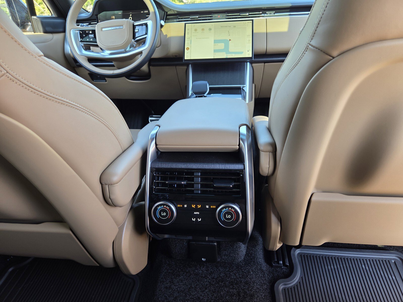 New 2025 Land Rover Range Rover SE image 18