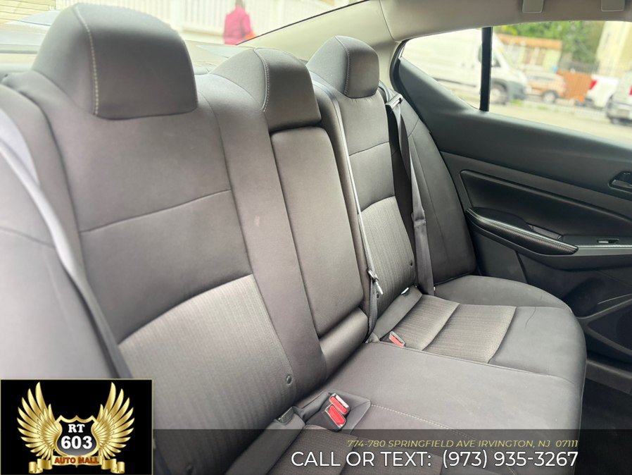 Used 2024 Nissan Altima 2.5 SV FWD image 10