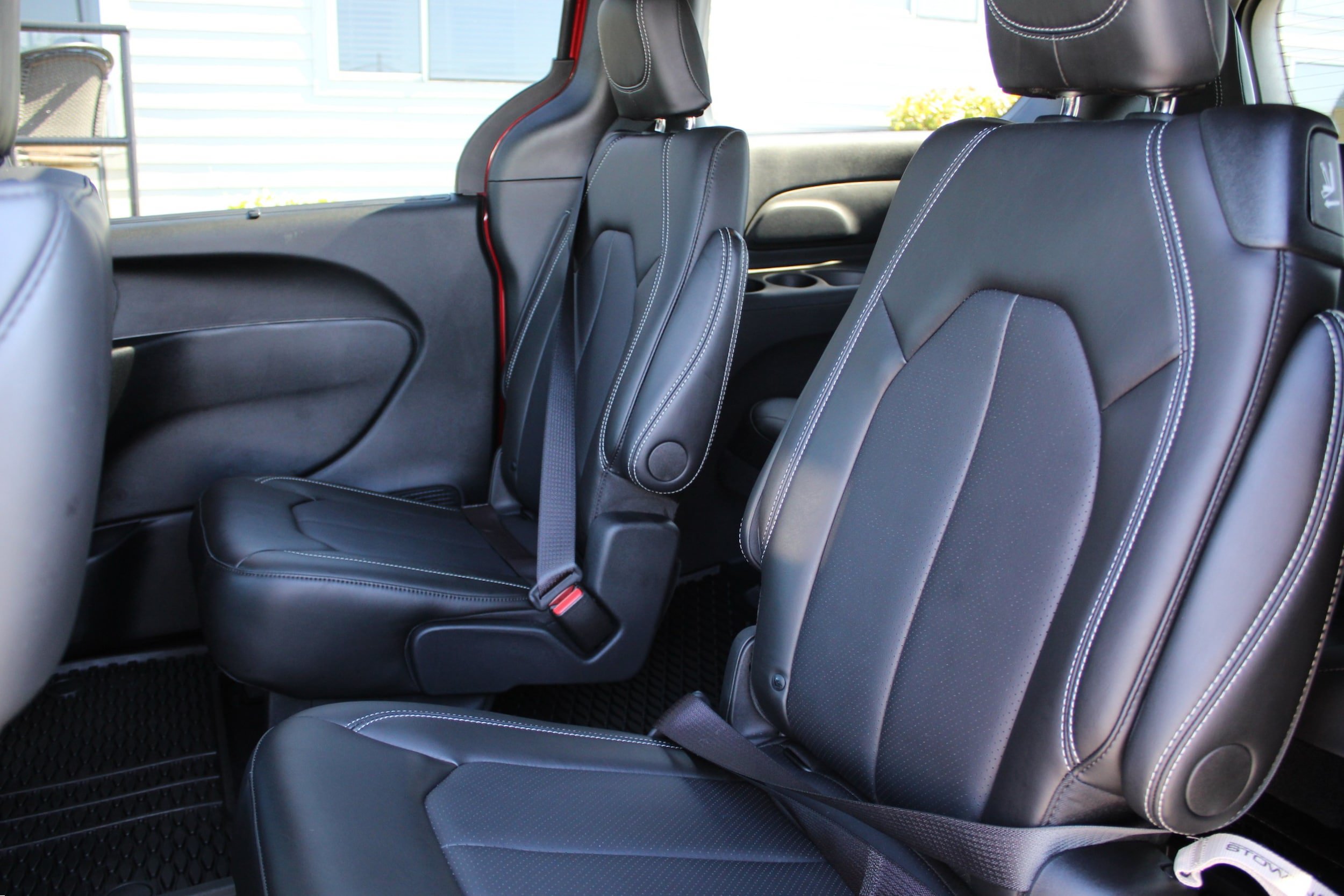 Used 2025 Chrysler Pacifica Select w/ Fav Edition Package FWD image 41