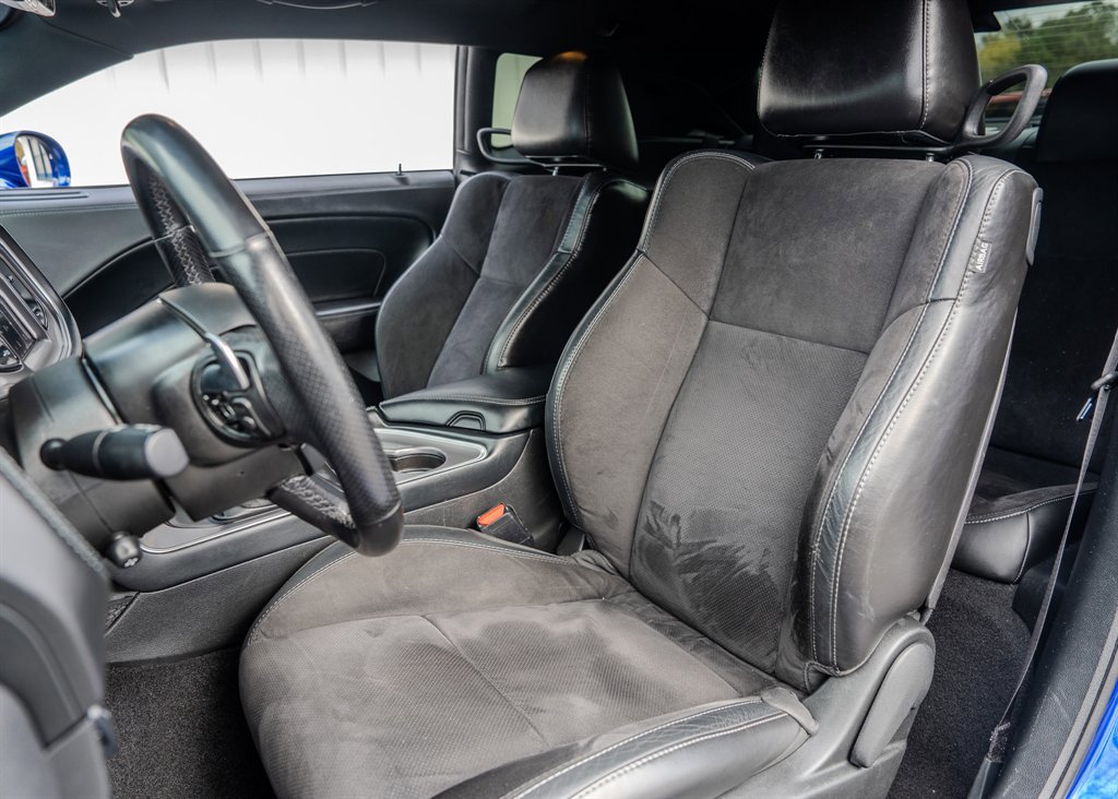 Used 2022 Dodge Challenger R/T w/ Plus Package image 28