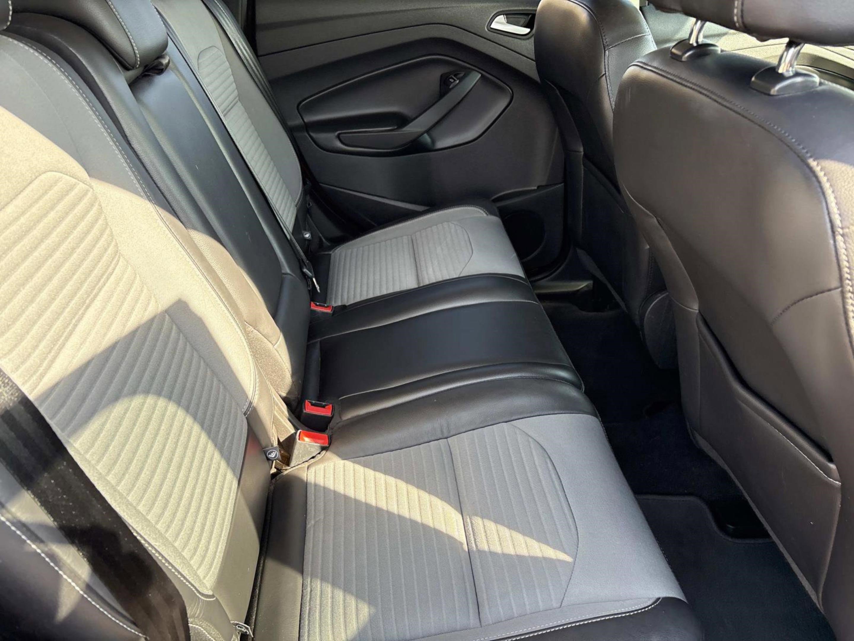 Used 2017 Ford Escape SE w/ Equipment Group 201A image 19