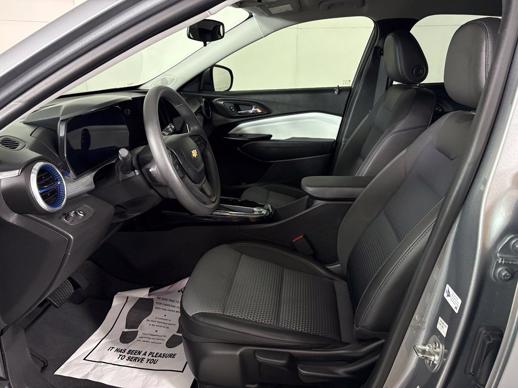 Used 2024 Chevrolet Trax LT FWD image 18