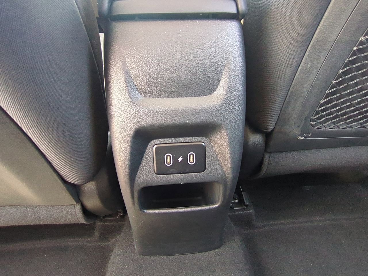 Used 2025 Hyundai Venue SEL FWD image 21