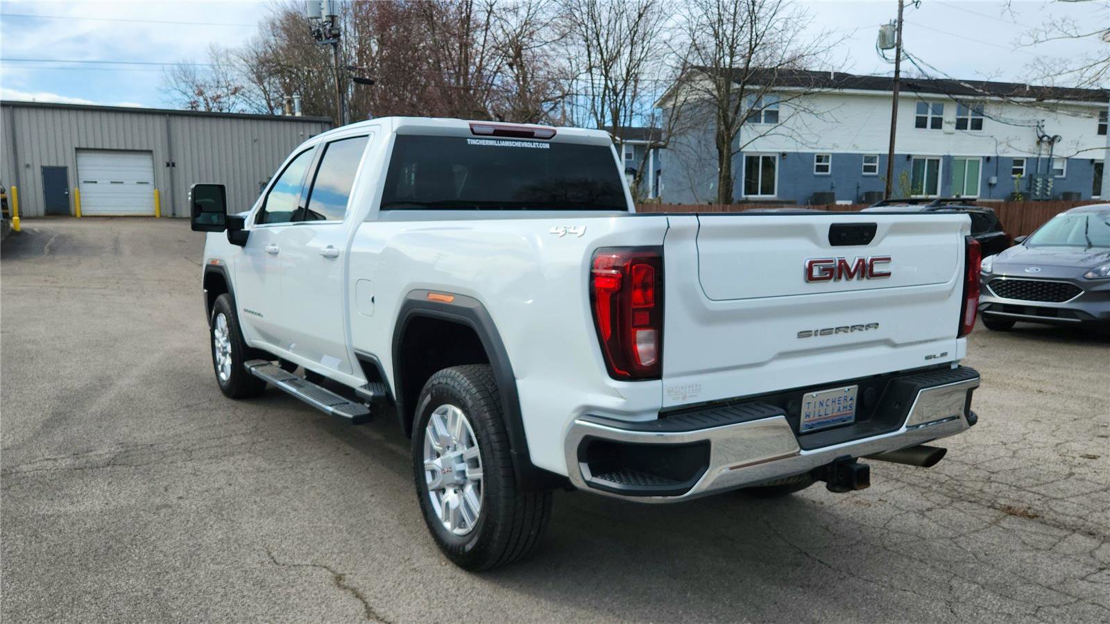 Used 2023 GMC Sierra 2500 SLE w/ SLE Convenience Package image 3
