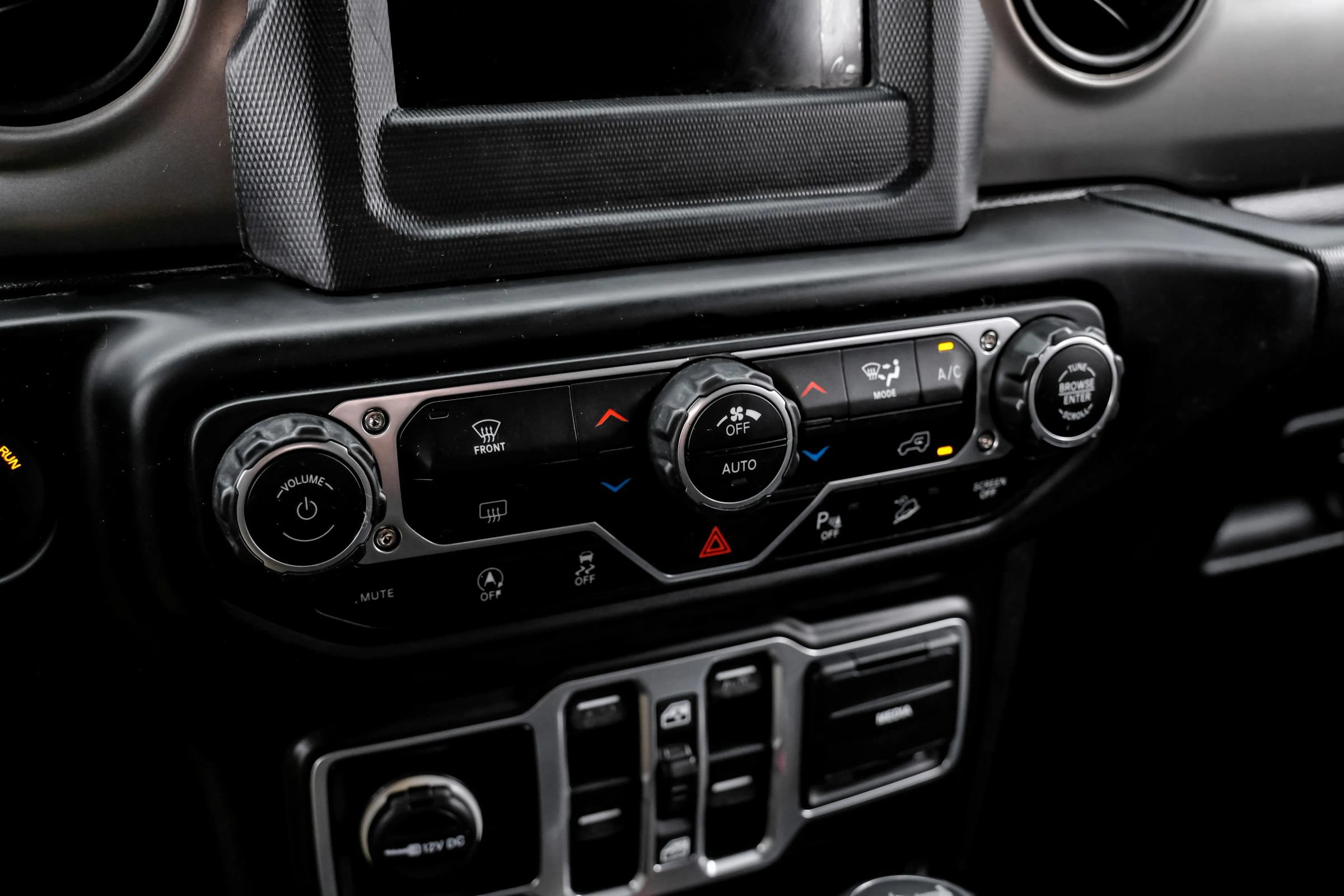 Used 2018 Jeep Wrangler Unlimited Sport S AWD/4WD image 23
