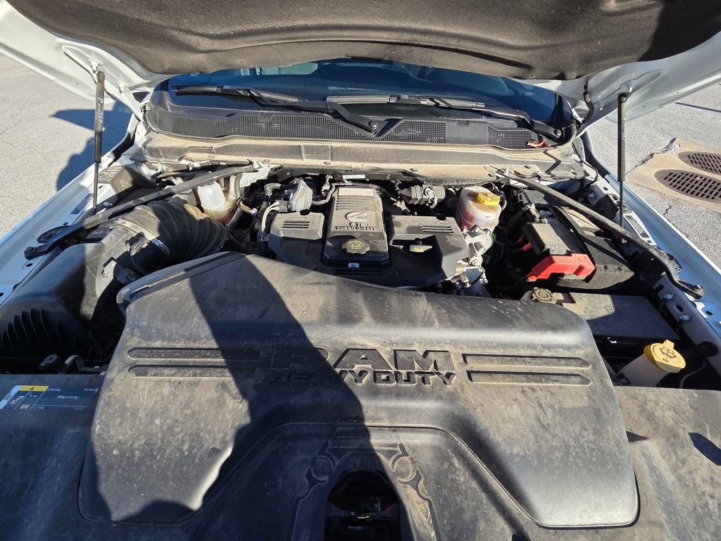 Used 2024 RAM 2500 Tradesman w/ Chrome Appearance Group image 32