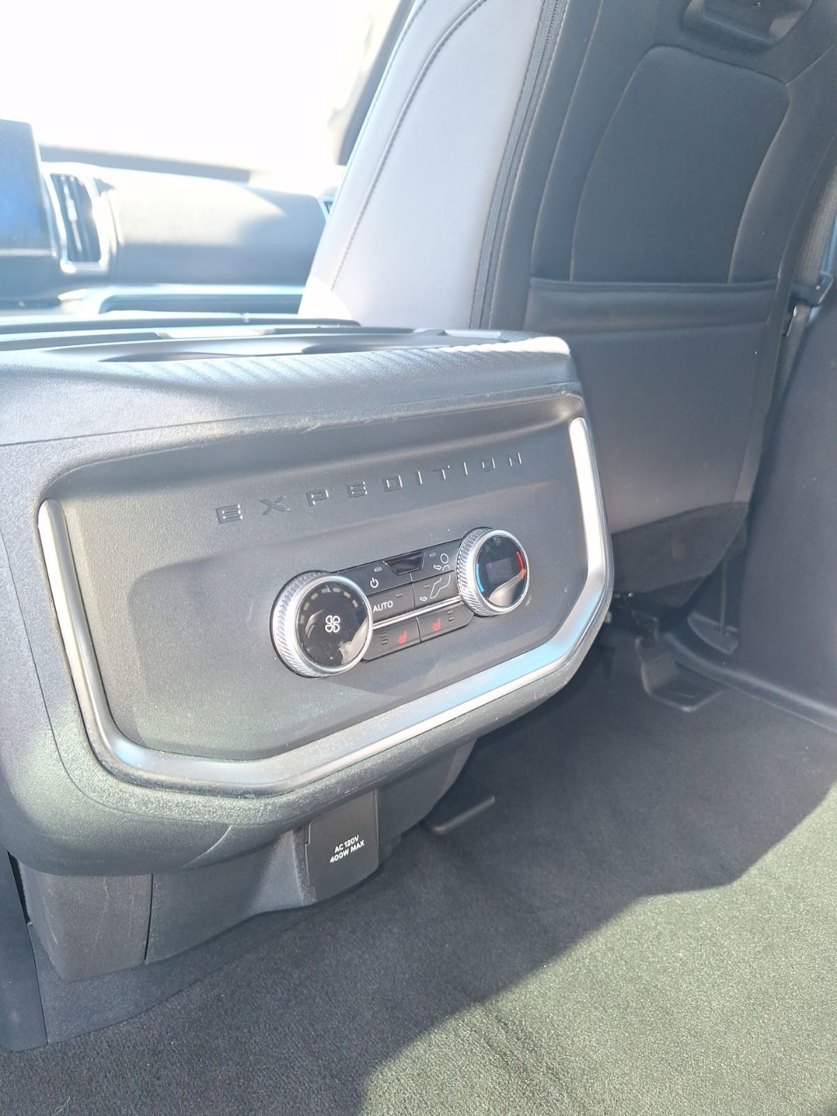 Certified 2025 Ford Expedition Platinum image 19