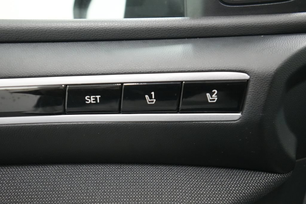 Used 2024 Hyundai Tucson Limited AWD/4WD image 16