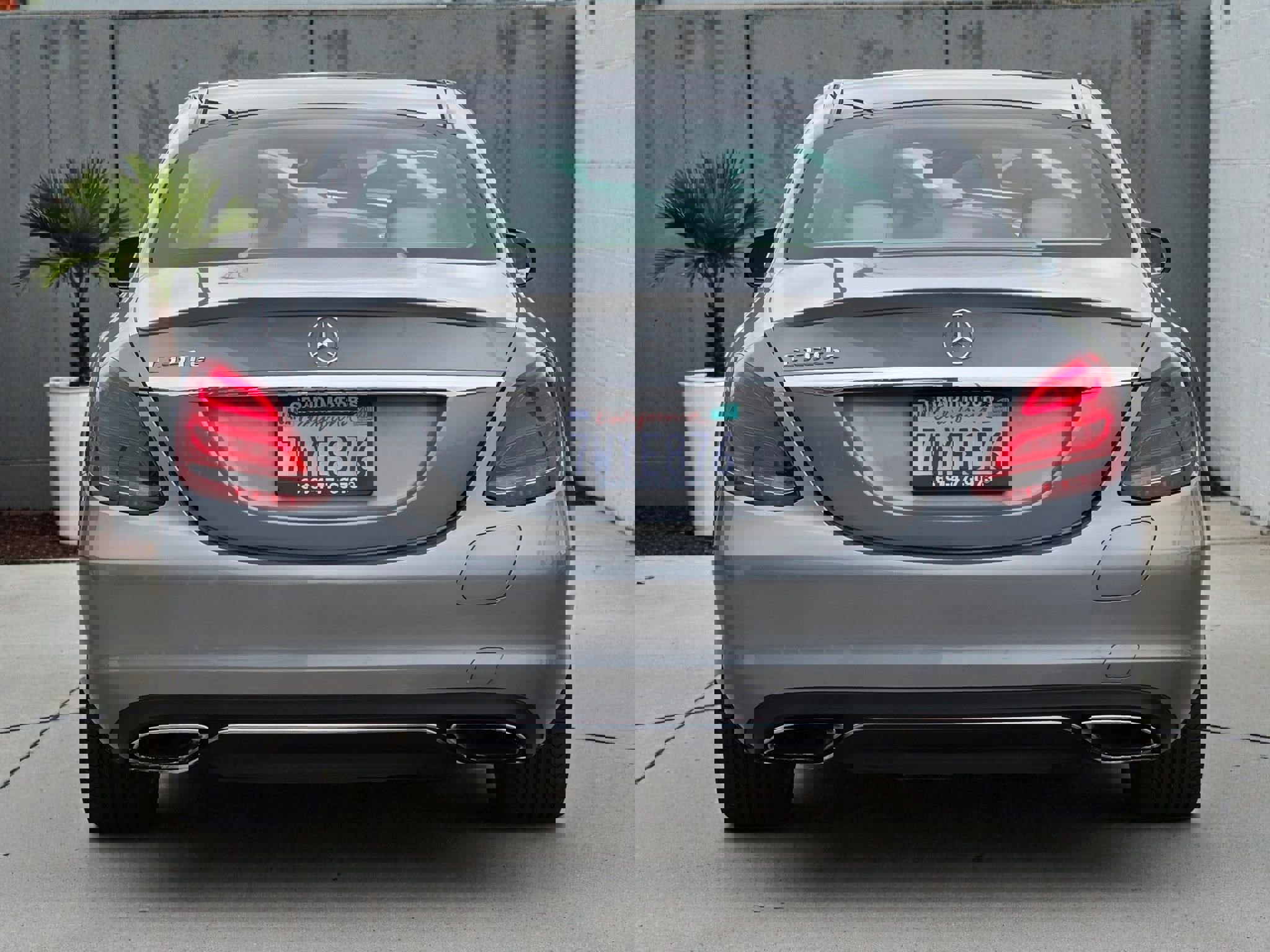 Used 2016 Mercedes-Benz C 350e Sedan w/ Multimedia Package image 6