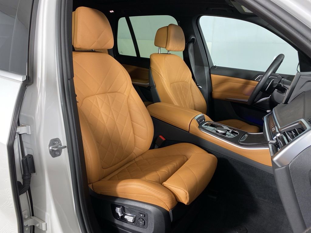 Certified 2024 BMW X5 xDrive40i w/ Parking Assistance Package image 37